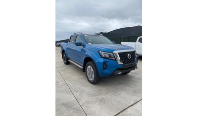 Nissan Navara DC LE Plus 4×4 2.5L Gas 6-Speed MT 168bhp