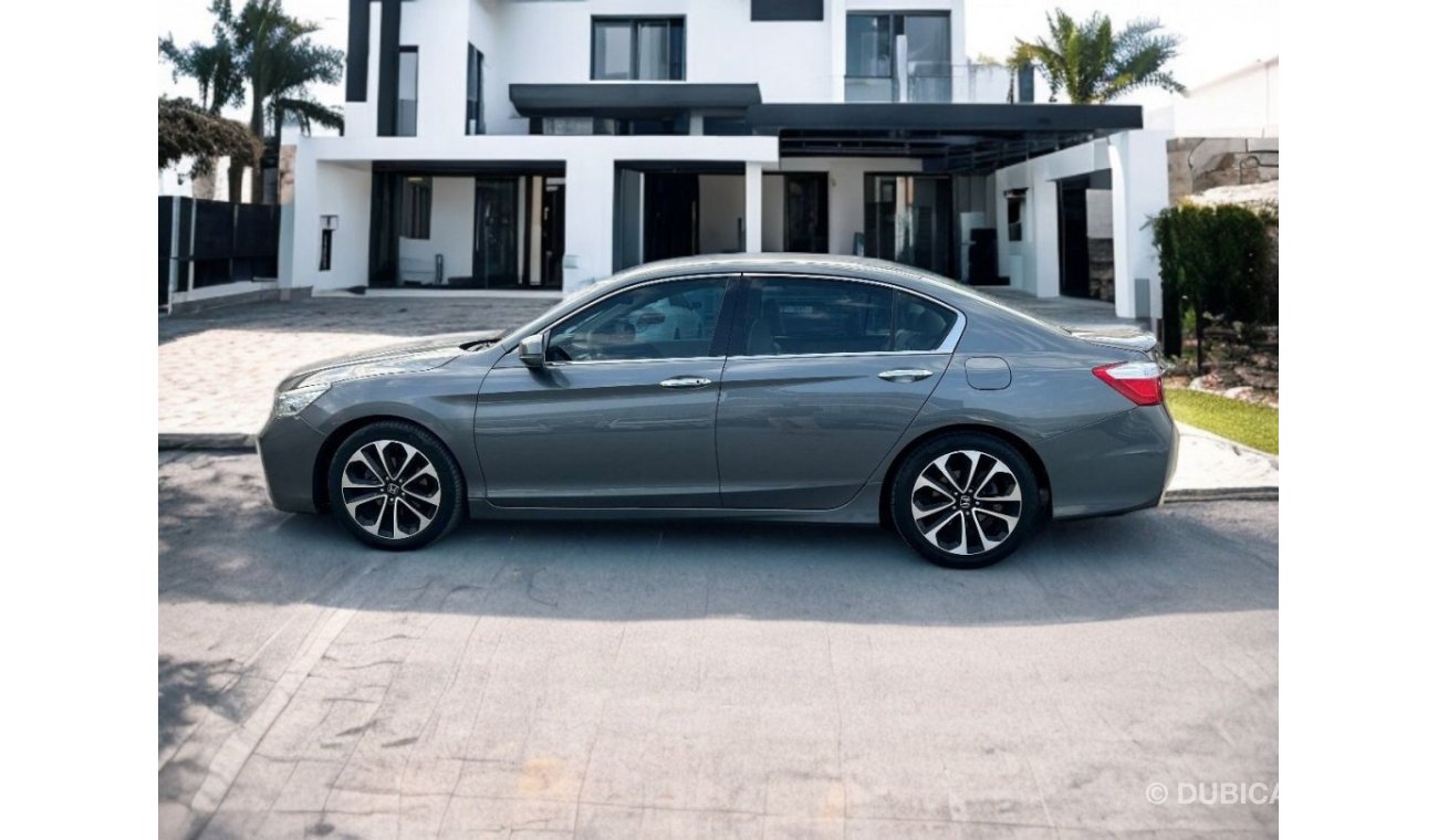 Honda Accord AED 820 PM | HONDA ACCORD SPORT 3.5L V6 FULL OPTION | ORIGINAL PAINT | GCC SPECS | MINT CONDITION