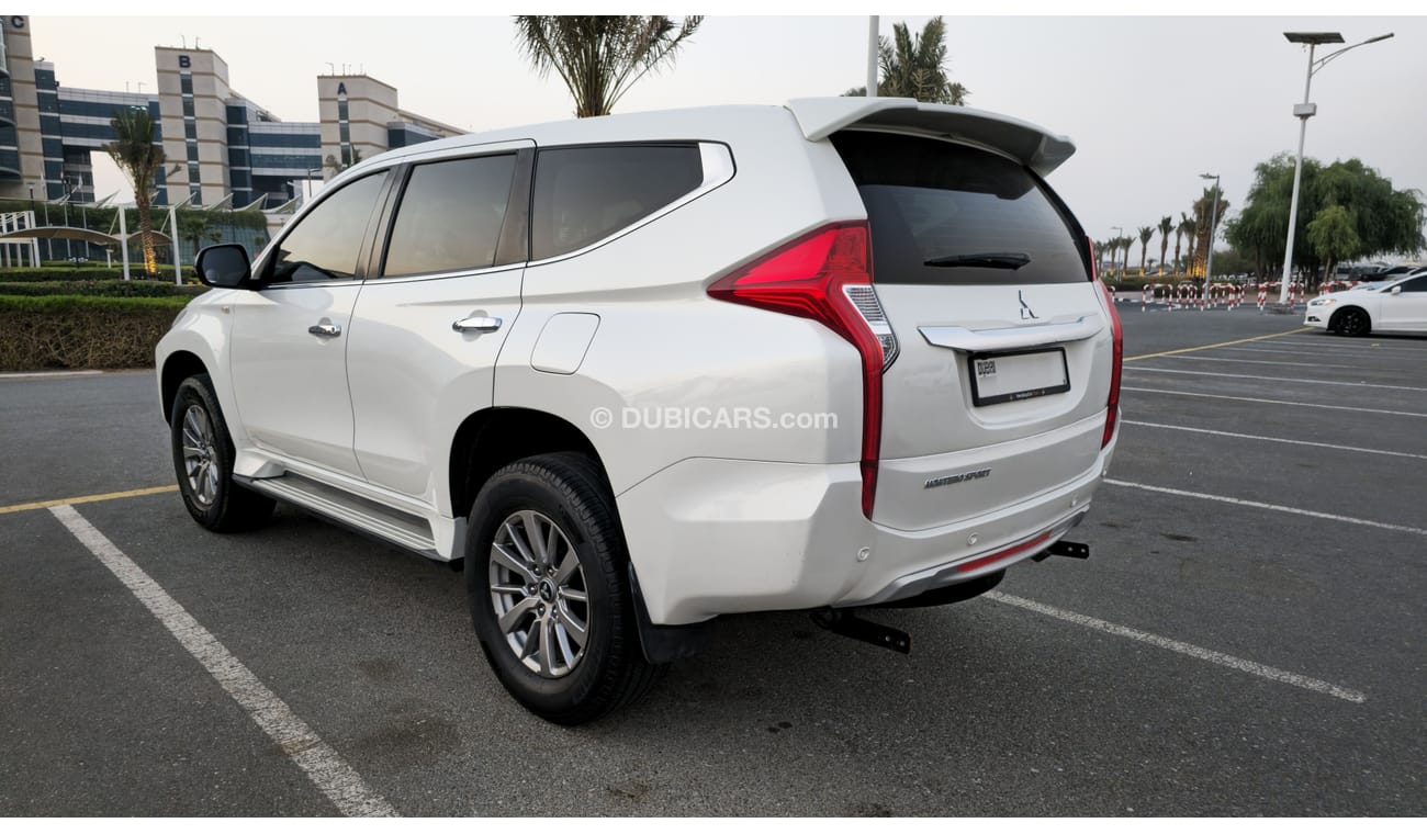 ميتسوبيشي مونتيرو سبورت GLS Premium 3.0L (7 Seater)