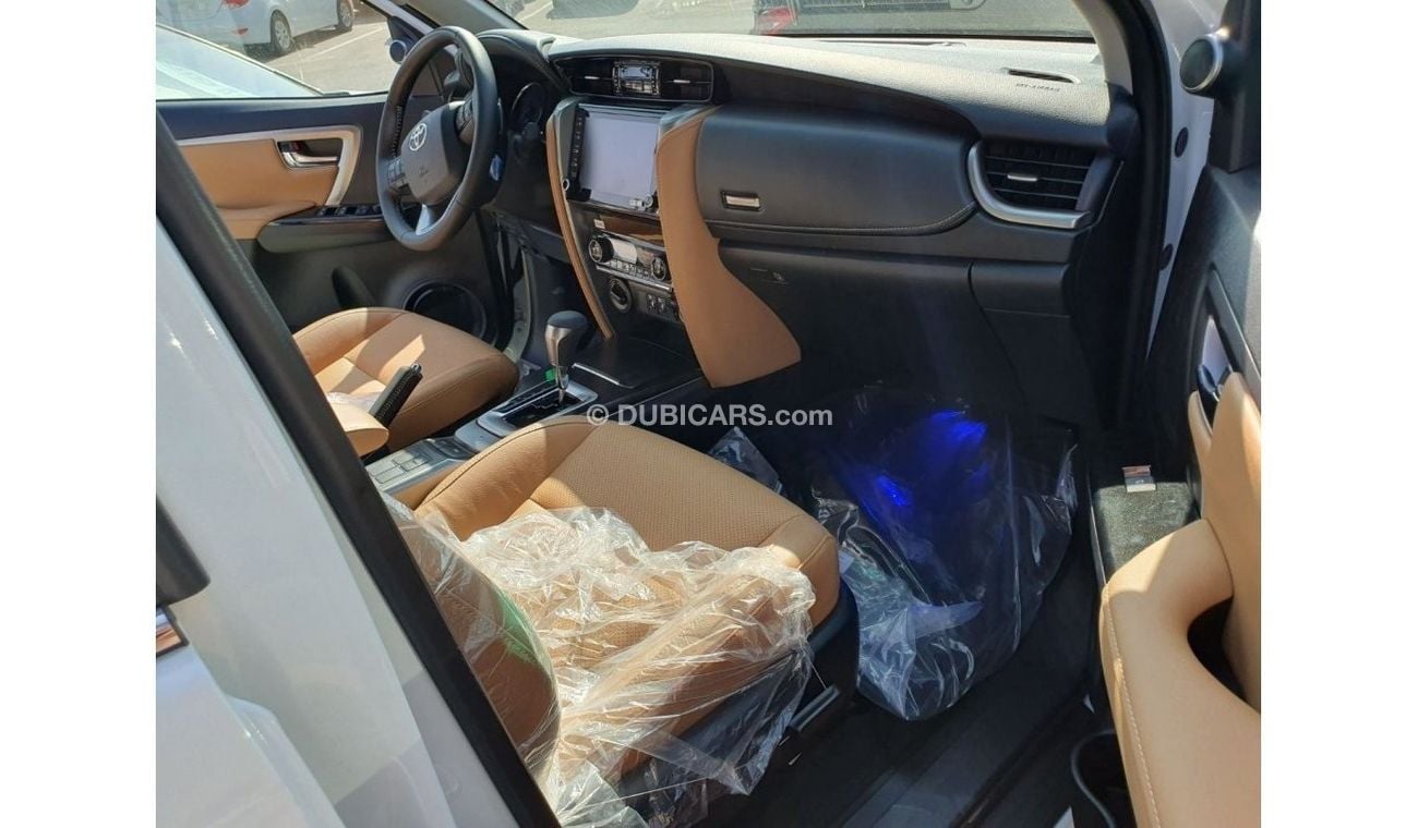 تويوتا فورتونر 2025YM Fortuner 4.0L gasolina V6 Full Equipo, camaras panoramicas, asientos ventilados, monitores et