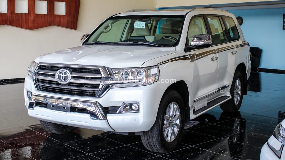 Toyota Land Cruiser VXR 5.7 V8 for sale. White, 2019