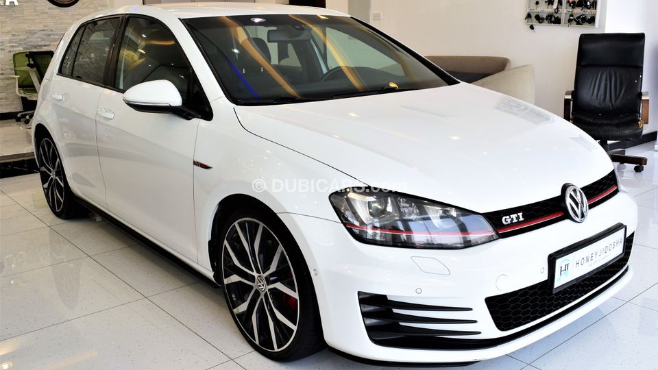 Used Volkswagen Golf GTI 2014 for sale in Dubai 98543