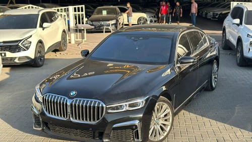 بي أم دبليو 750Li xDrive 4.4L (530 HP)