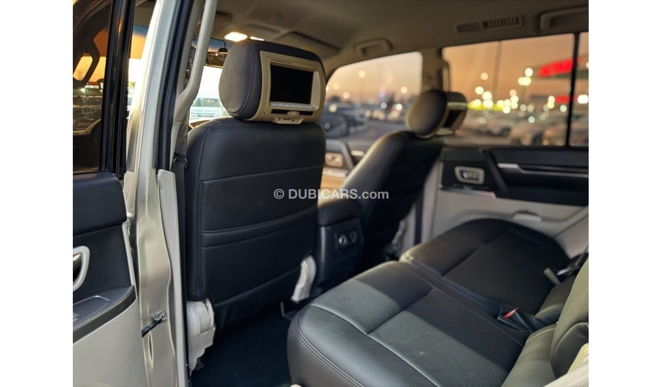 ميتسوبيشي باجيرو Mitsubishi pajero 2015 model v6 LHD