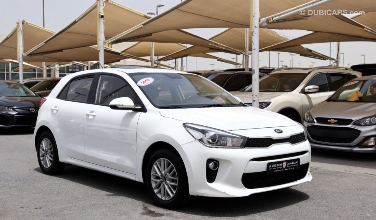 Kia Rio LX ACCIDENTS FREE - GCC - SUNROOF - ORIGINAL PAINT - PERFECT CONDITION INSIDE OUT