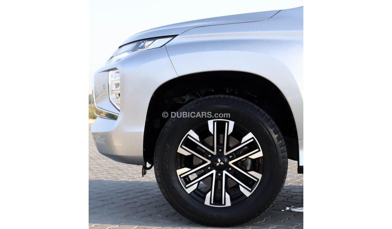 ميتسوبيشي مونتيرو سبورت GLS Top 3.0L Mitsubishi Montero sport 2021 GCC Original paint accident free in excellent condition 2