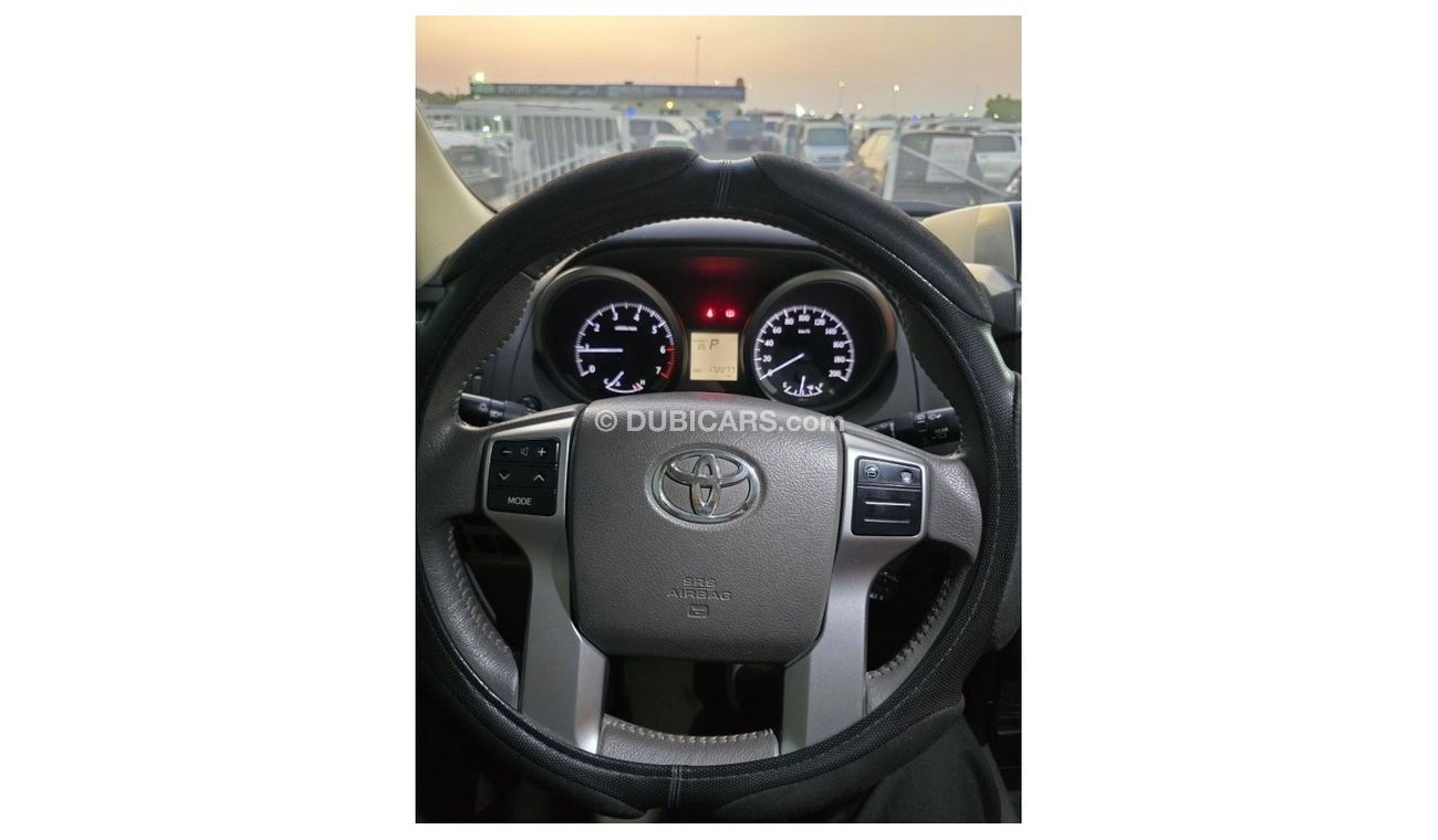 Toyota Prado 2015 Toyota Prado 4.L V6 GXR, Dealer Service record