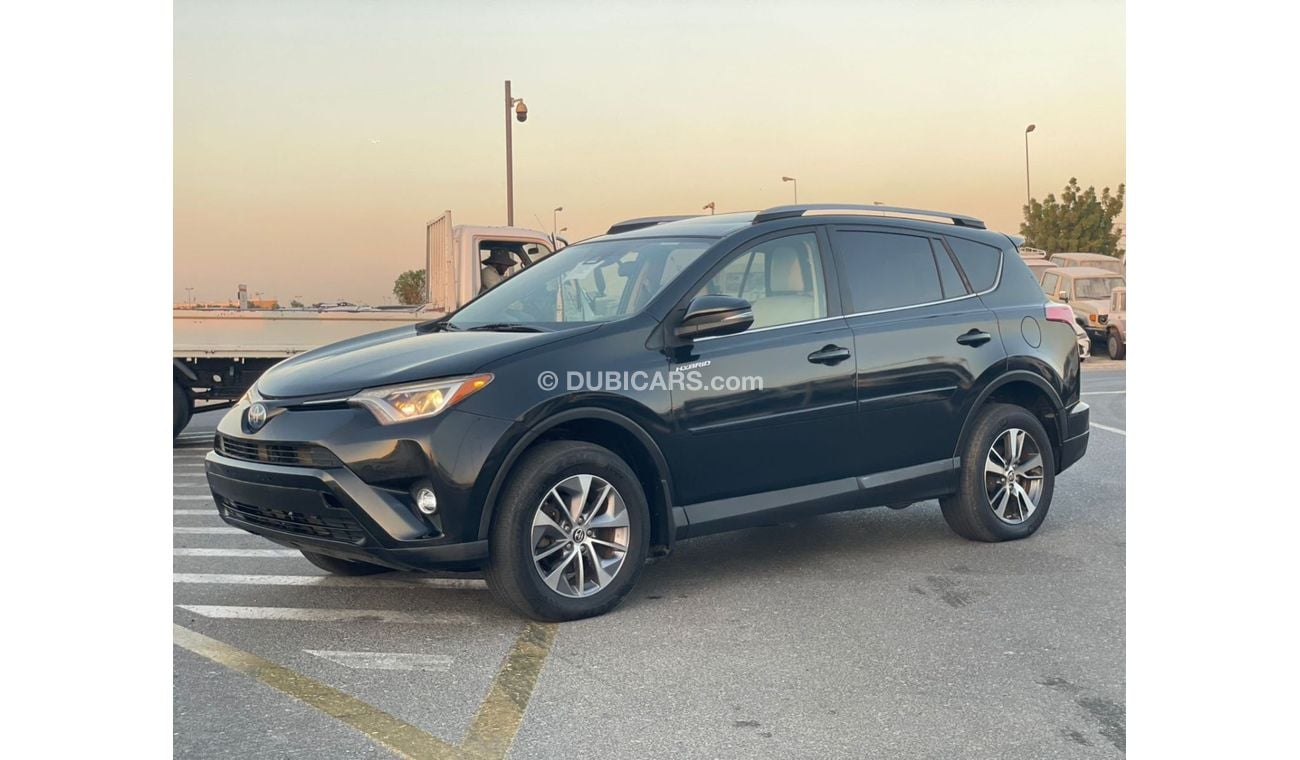 Toyota RAV4 2018 Toyota Rav4 XLE 4x4 Full Option Push Start - Sunroof - Hybrid Fuel - 40,000 Mileage