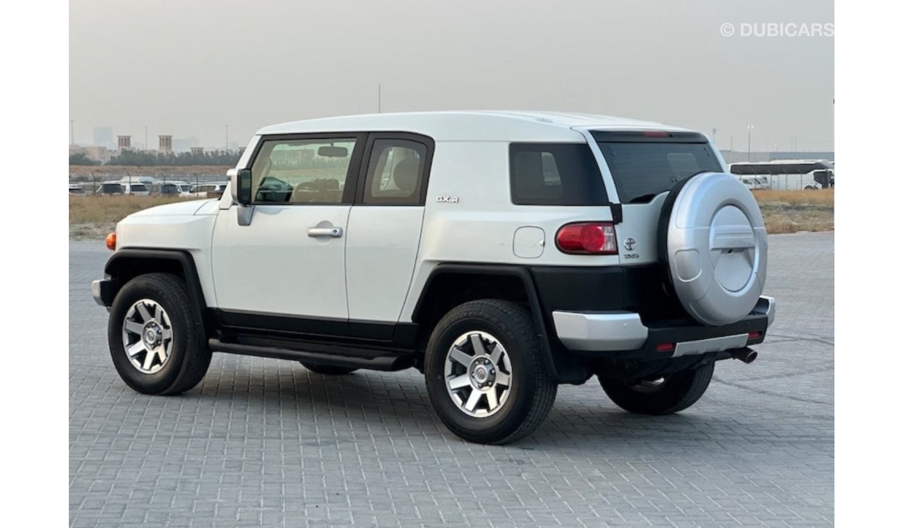 تويوتا إف جي كروزر Toyota FJ Cruiser 2022 GCC Petrol left hand Drive very excellent