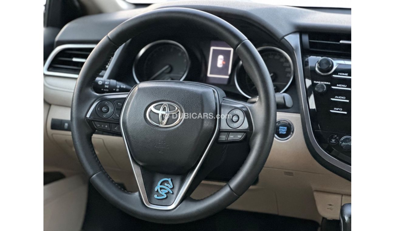 Toyota Camry LE 2.5L (204 HP) MODEL 2018 GCC CAR PERFECT CONDITION INSIDE AND OUTSIDE FULL OPTION SUN ROOF