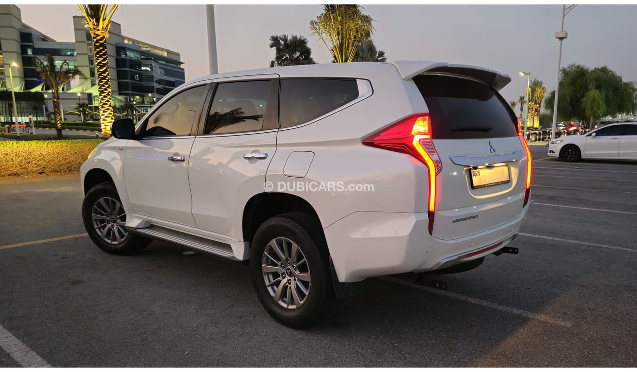 ميتسوبيشي مونتيرو سبورت GLS Premium 3.0L (7 Seater)