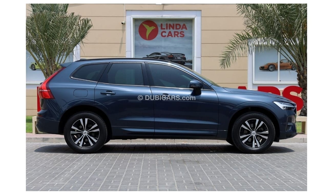 فولفو XC 60 Volvo XC60 B5 Momentum 2022 GCC under Agency Warranty and Service Contact with Flexible Down-Payment