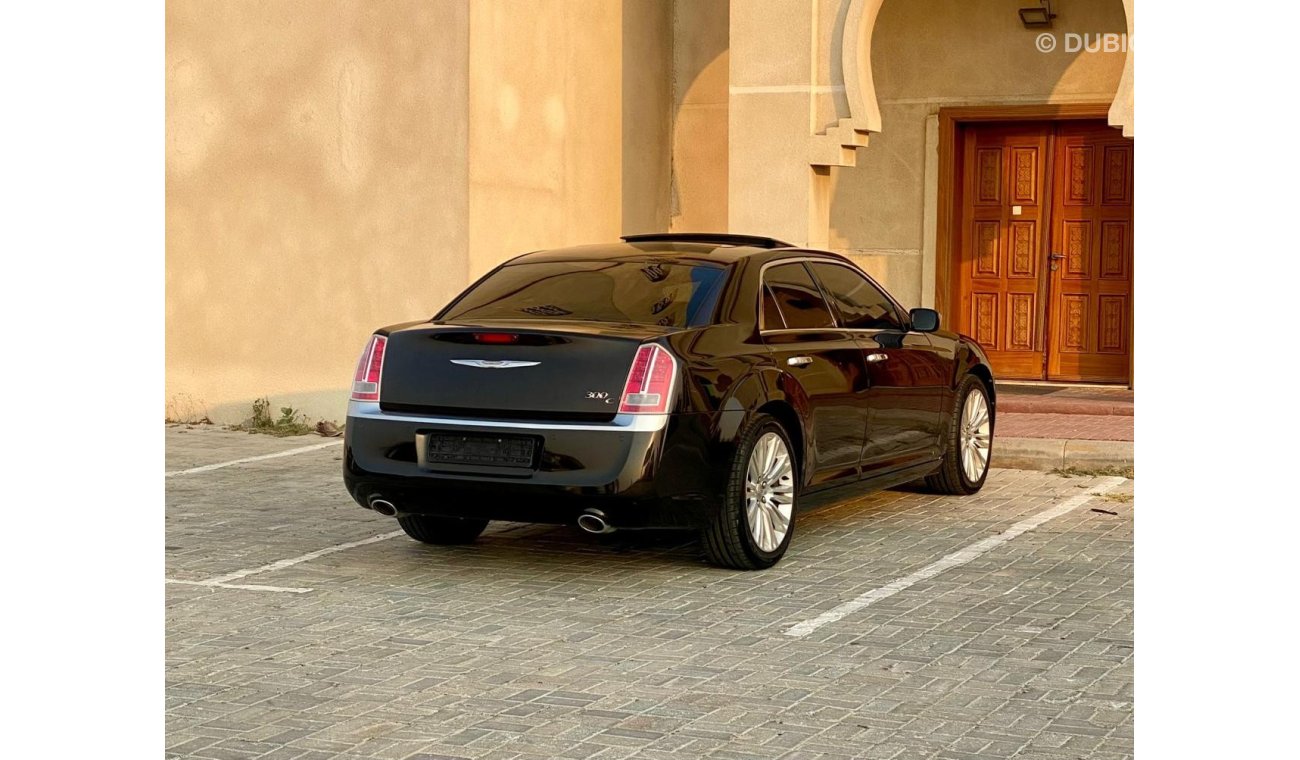 Chrysler 300C SRT8 Good condition car GCC