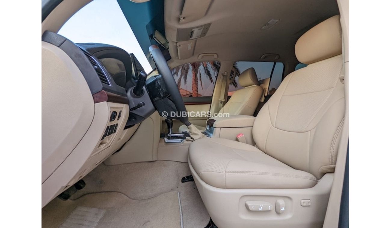 Toyota Land Cruiser 2015 TOYOTA LAND CRUISER FACELIFTED 2024 V6 GCC IN EXCELLENT CONDITION