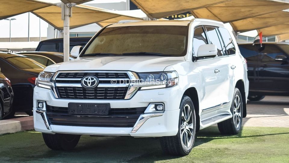 Used Toyota Land Cruiser V8 - GXR 2021 for sale in Sharjah - 557843