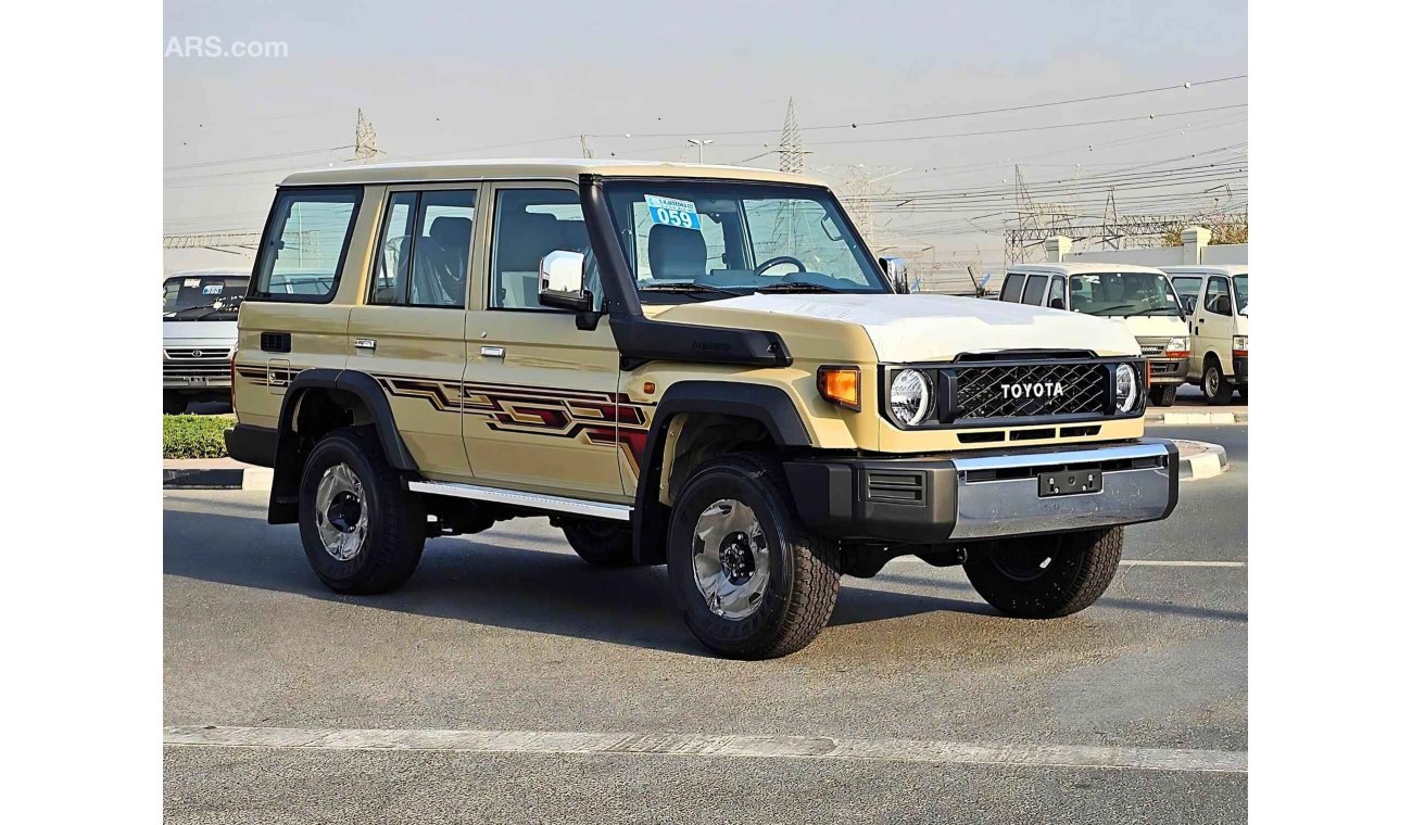 تويوتا لاند كروزر هارد توب 4.0L PETROL V6, WOOD,STEERING / WINCH SNORKEL,HIGH OPTION (CODE# 68030)