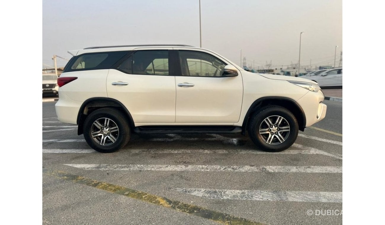 تويوتا فورتونر 2020 TOYOTA FORTUNER 2.7L  // V4 // 4X4 // GCC // CLEAN TITLE // WITH EXCELLENT CONDITION