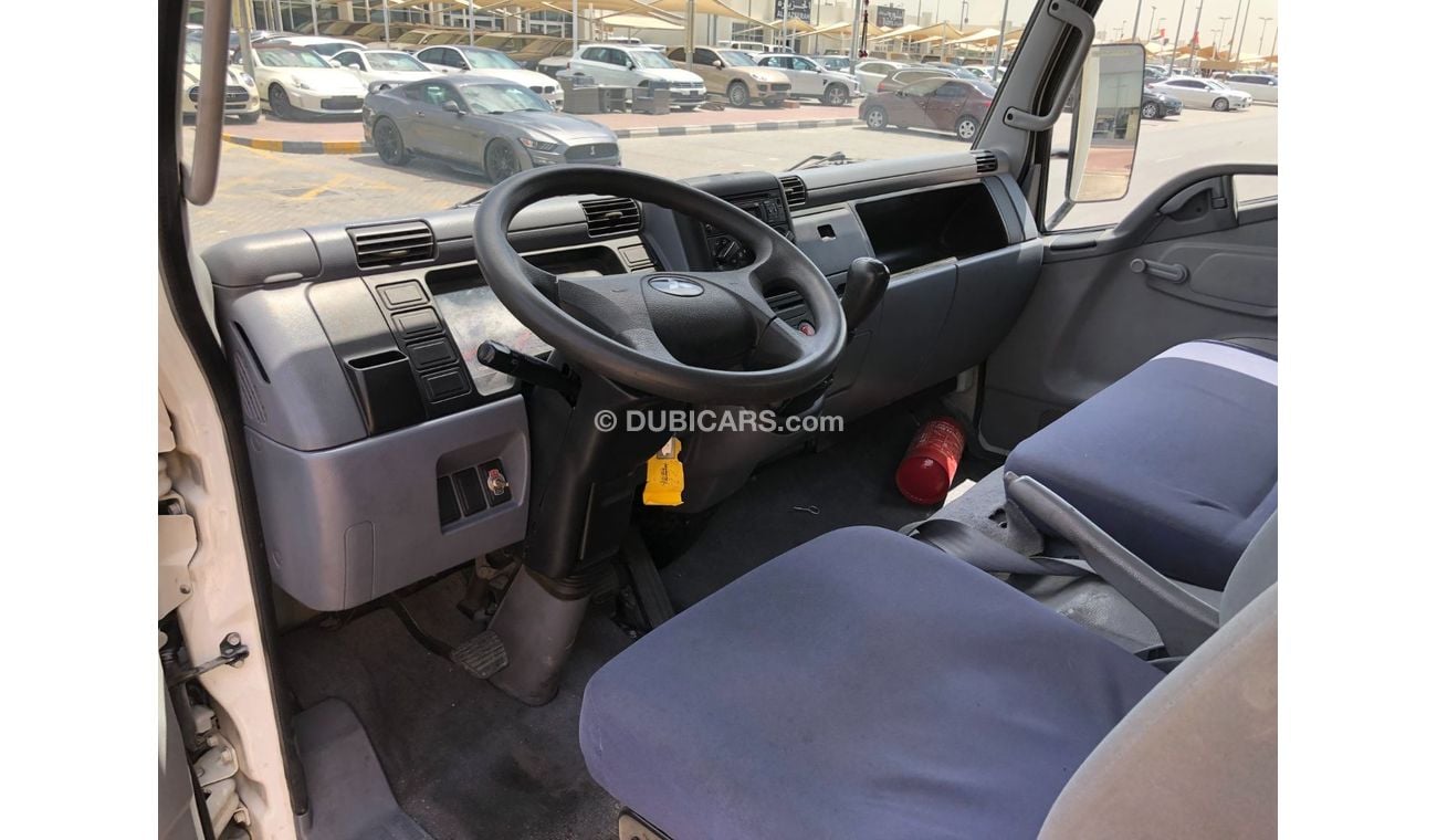 Used Mitsubishi Canter GCC BOX 2016 for sale in Sharjah - 607371