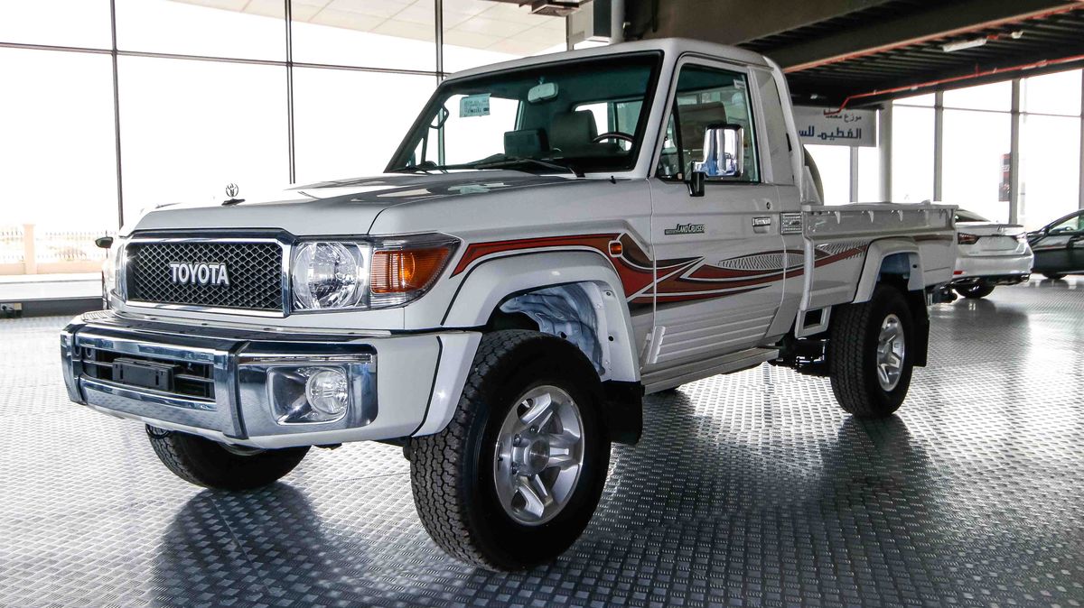 Toyota Land Cruiser Pickup LX V6 for sale: AED 149,500. White, 2018