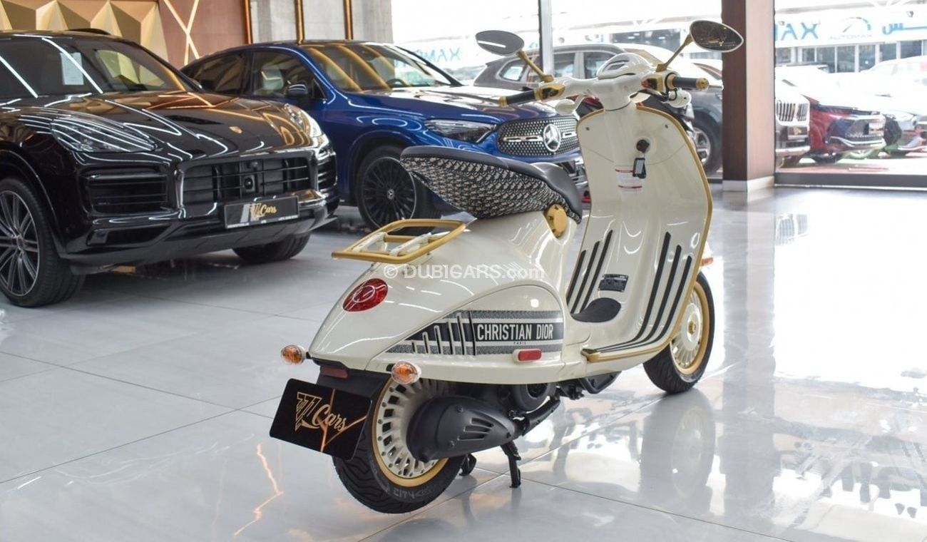 Vespa 946  Christian Dior Edition VESPA 946 CHRISTIAN DIOR 2022 (ONLY 946 PIECES IN THE WORLD)