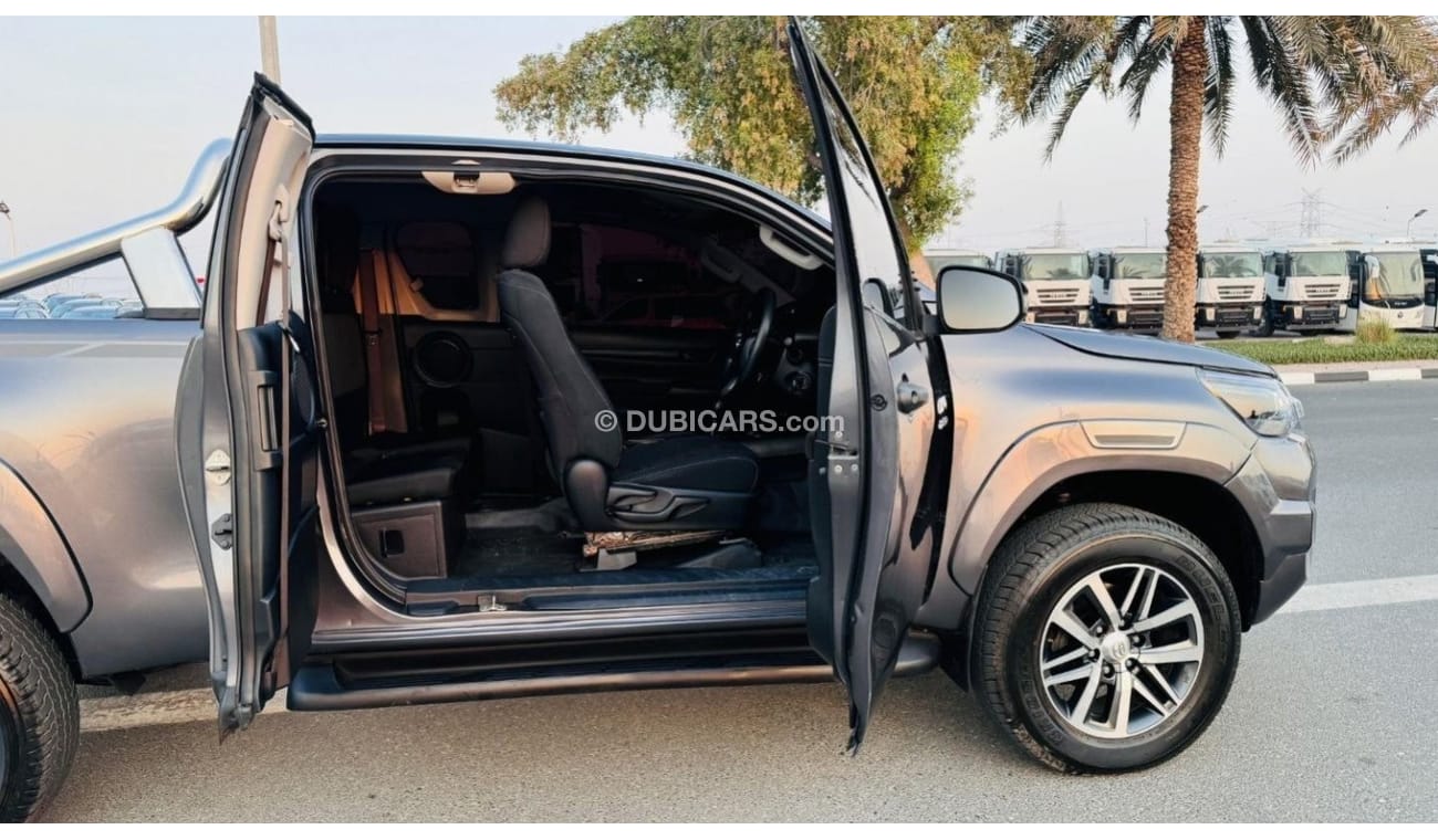 Toyota Hilux SMART CAB | 2022 | 2.8L DIESEL ENGINE |  IRON ROLL BAR | 4 X 4