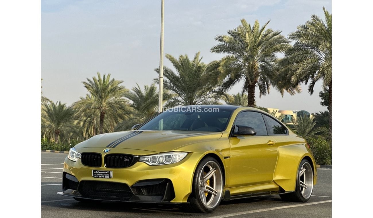 BMW M4 Std BMW M4 GTRS4 2015