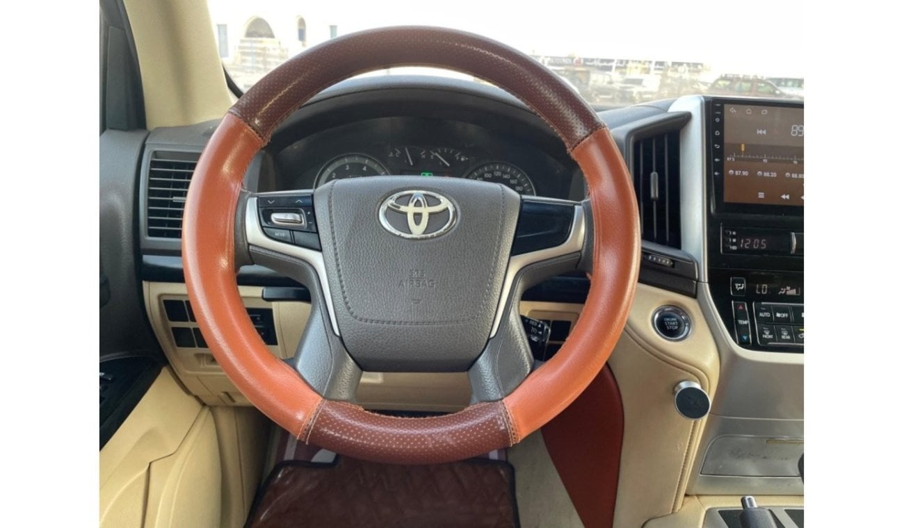 تويوتا لاند كروزر Toyota Landcuriser V6 Petrol Left hand drive