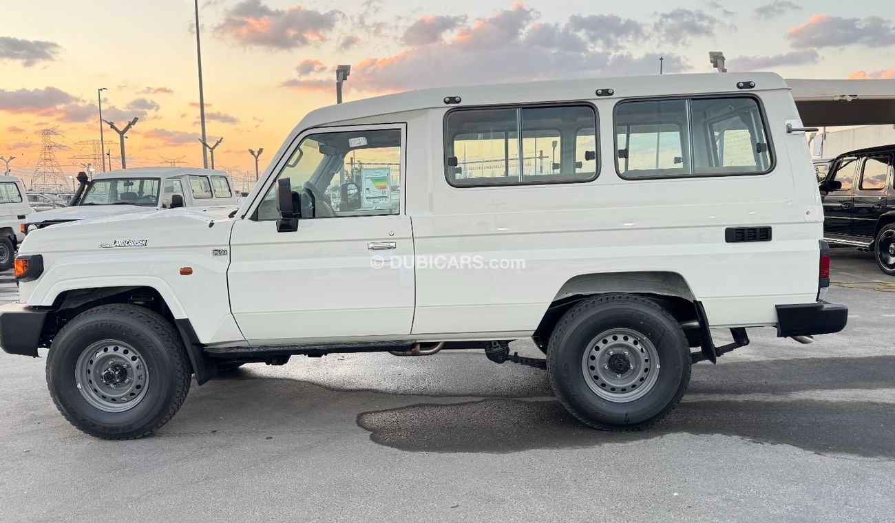 Toyota Land Cruiser Hard Top TOYOTA LAND CRUISER HARDTOP (LC78) AT 4.0L PETROL MY 2025