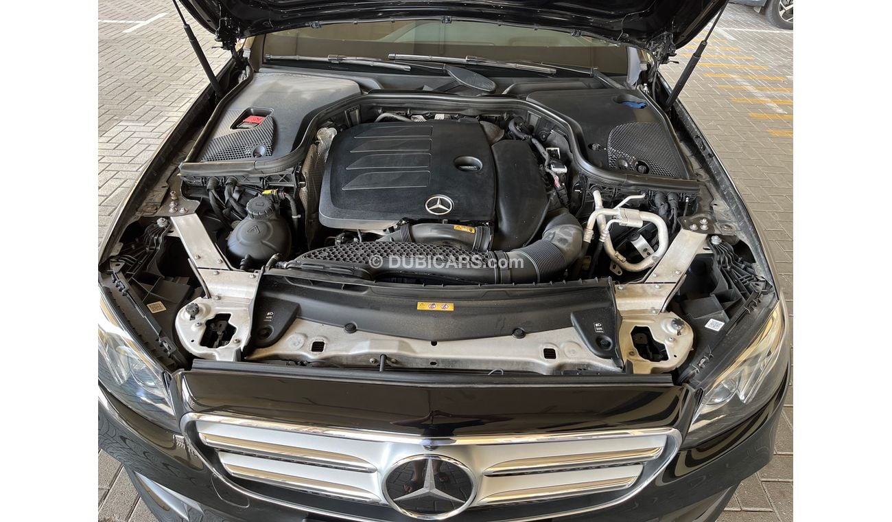 Mercedes-Benz E300 AMG PREMIUM GARGASH WARRANTY