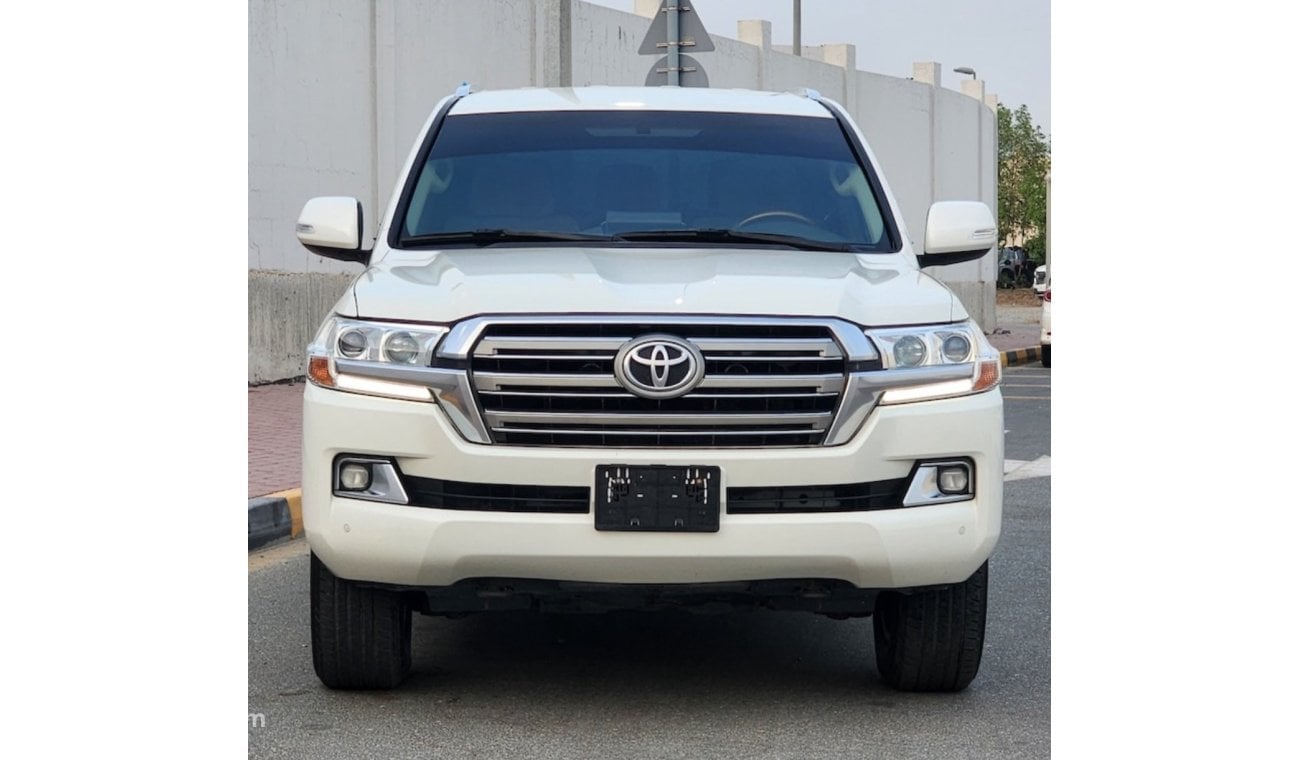 تويوتا لاند كروزر Toyota Land Cruiser 2018 GXR LHD