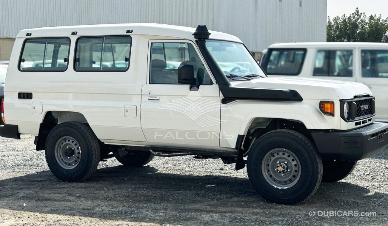 Toyota Land Cruiser Hard Top Toyota/LC78 DSL 4.2L MT/0AEH2 13 seater