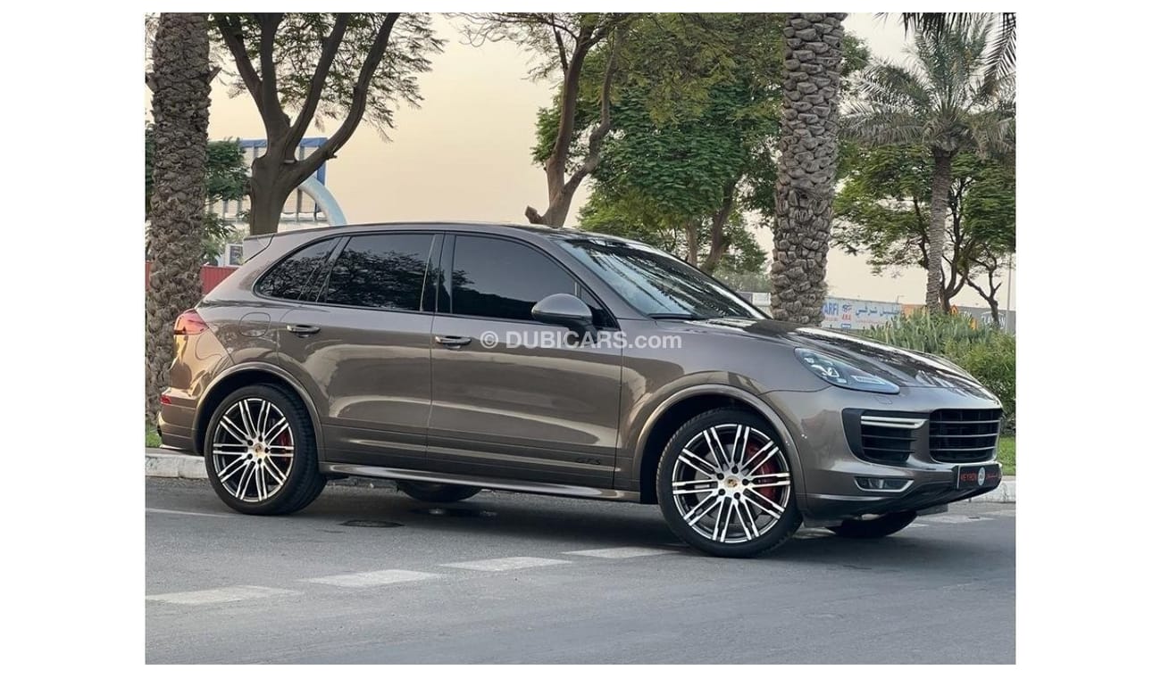 Porsche Cayenne PORSCHE CAYENNE GTS 2016 GCC IN PERFECT CONDITION