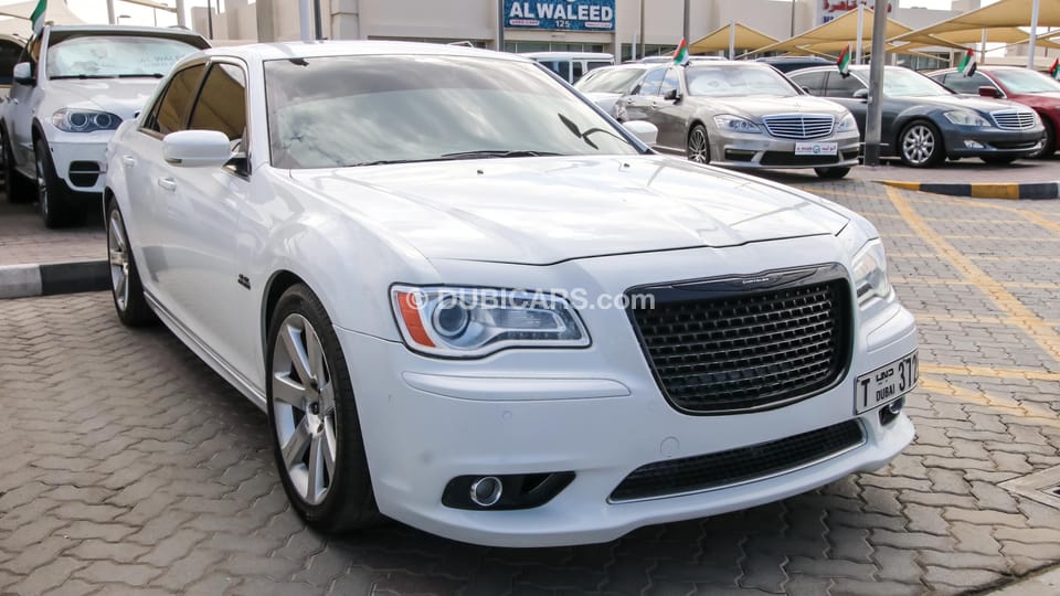 Chrysler 300c white