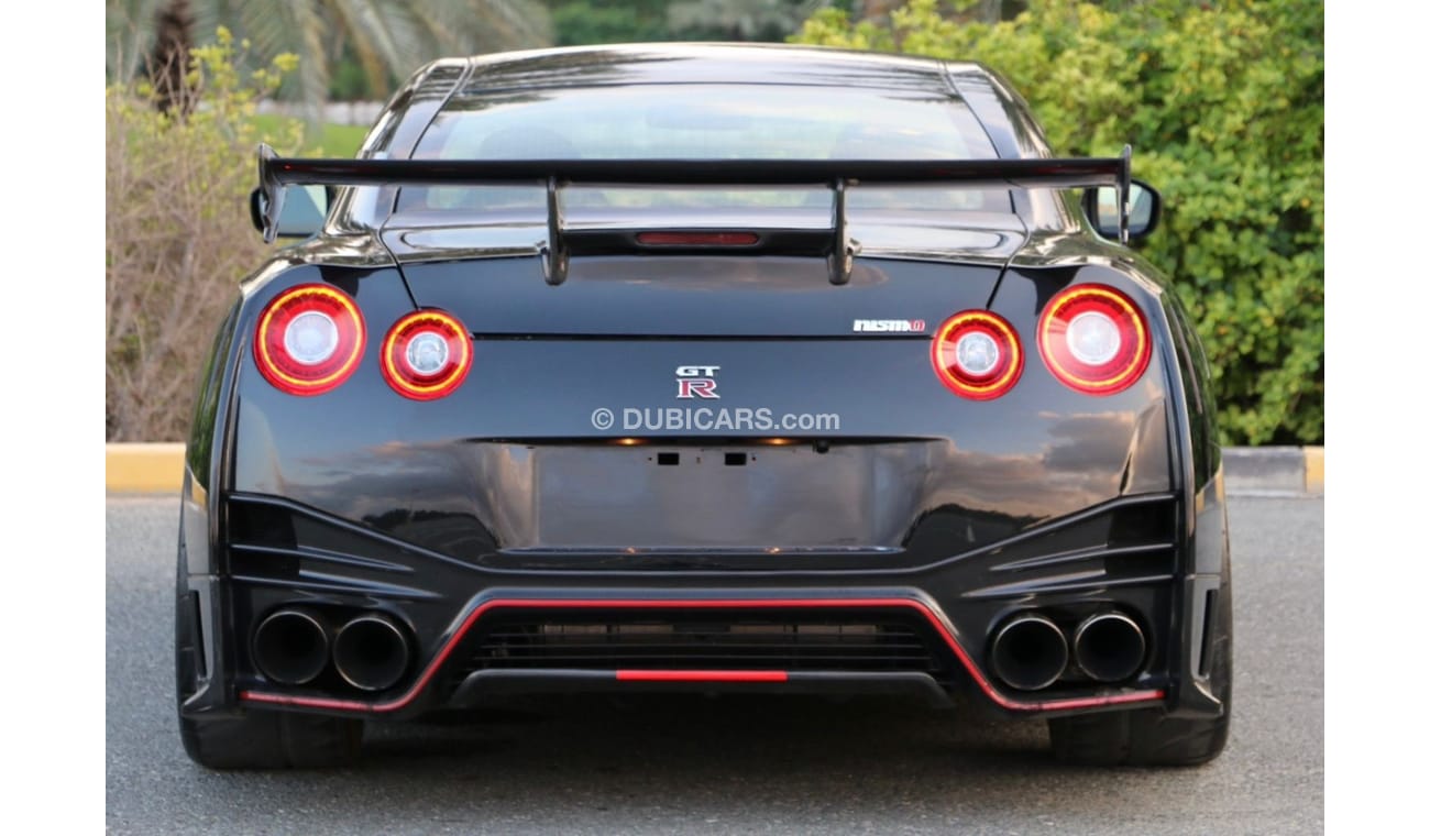 Nissan GTR NISSAN GTR BLACK EDITION GCC 2016  BODYKIT NISMO  FULL OPTION  FULL CARBON FIBER