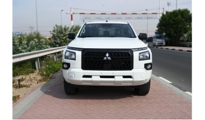 ميتسوبيشي L200 ميتسوبيشي L200 موديل 2024 ناقل الحركة بنزين يدوي ابيض من الخارج اسود من الداخل