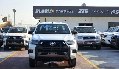 Toyota Hilux Toyota Hilux Adventure 4.0L Petrol Full option AT 2025-WHITE GCC SPECS