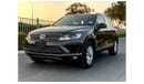 Volkswagen Touareg GCC, original paint, low mileage, clean car.