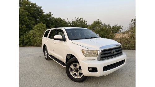 Toyota Sequoia Limited Toyota Sequoia   MODEL 2012  V8     L5,7   Excellent Condition (GCC  _ SPEC) - VERY GOOD CON