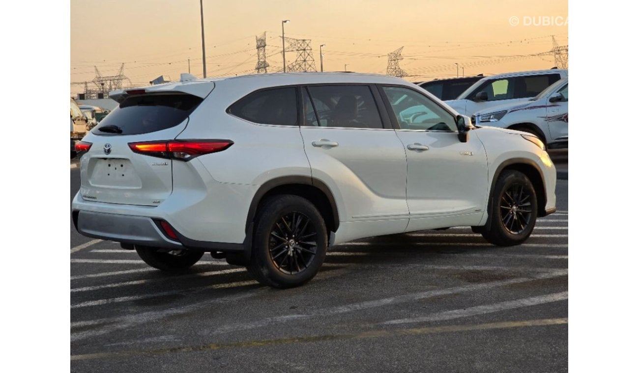 Toyota Highlander 2021 Model full option 2.5 hybrid engine Sunroof, Push button and AWD