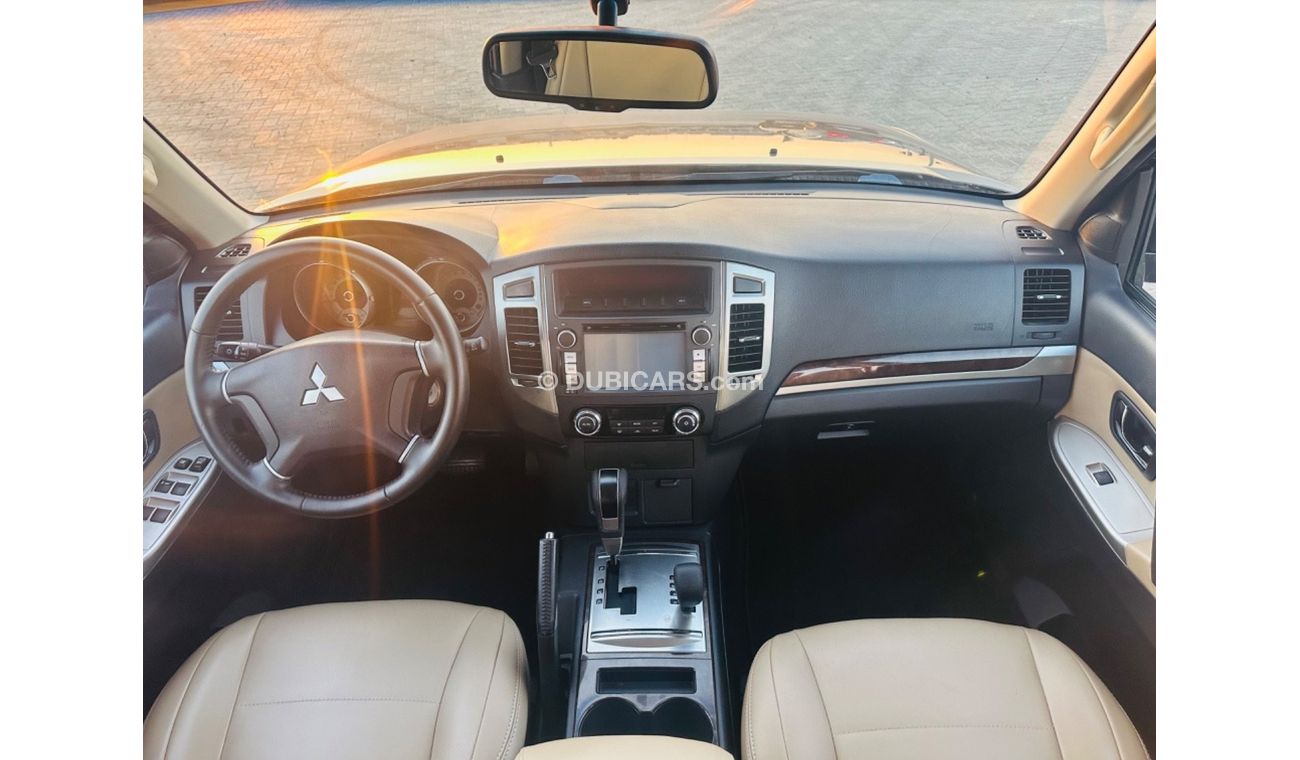 Mitsubishi Pajero GLS Base 3.5L (7 Seater)