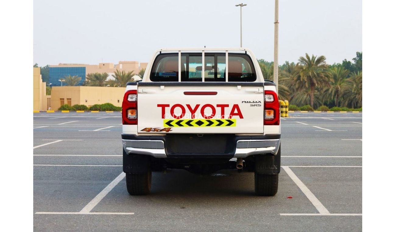 Toyota Hilux SR5 4X4 PICK-UP AUTOMATIC | PETROL - LOW MILEAGE | GCC SPECS | READY TO DRIVE