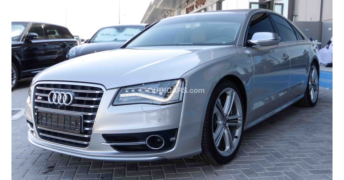 Audi S8 V8 T quattro for sale: AED 155,000. Grey/Silver, 2013