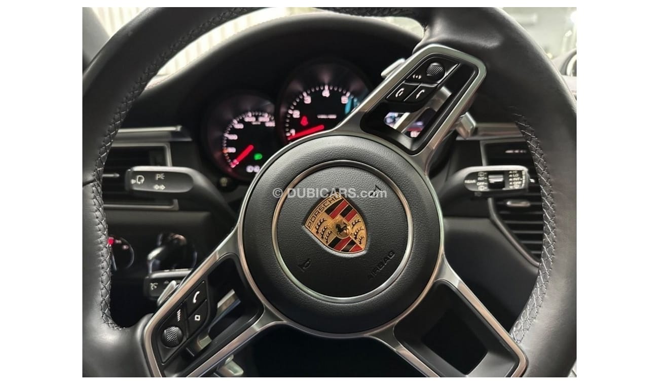 Porsche Macan Std GCC .. Perfect Condition .. Original Paint .. Top Range