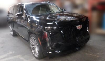 Cadillac Escalade SPORTS PLATINUM ESV 6.2L PETROL – BLACK: 360 CAM, PANORAMIC, HUD, BLIND SPOT