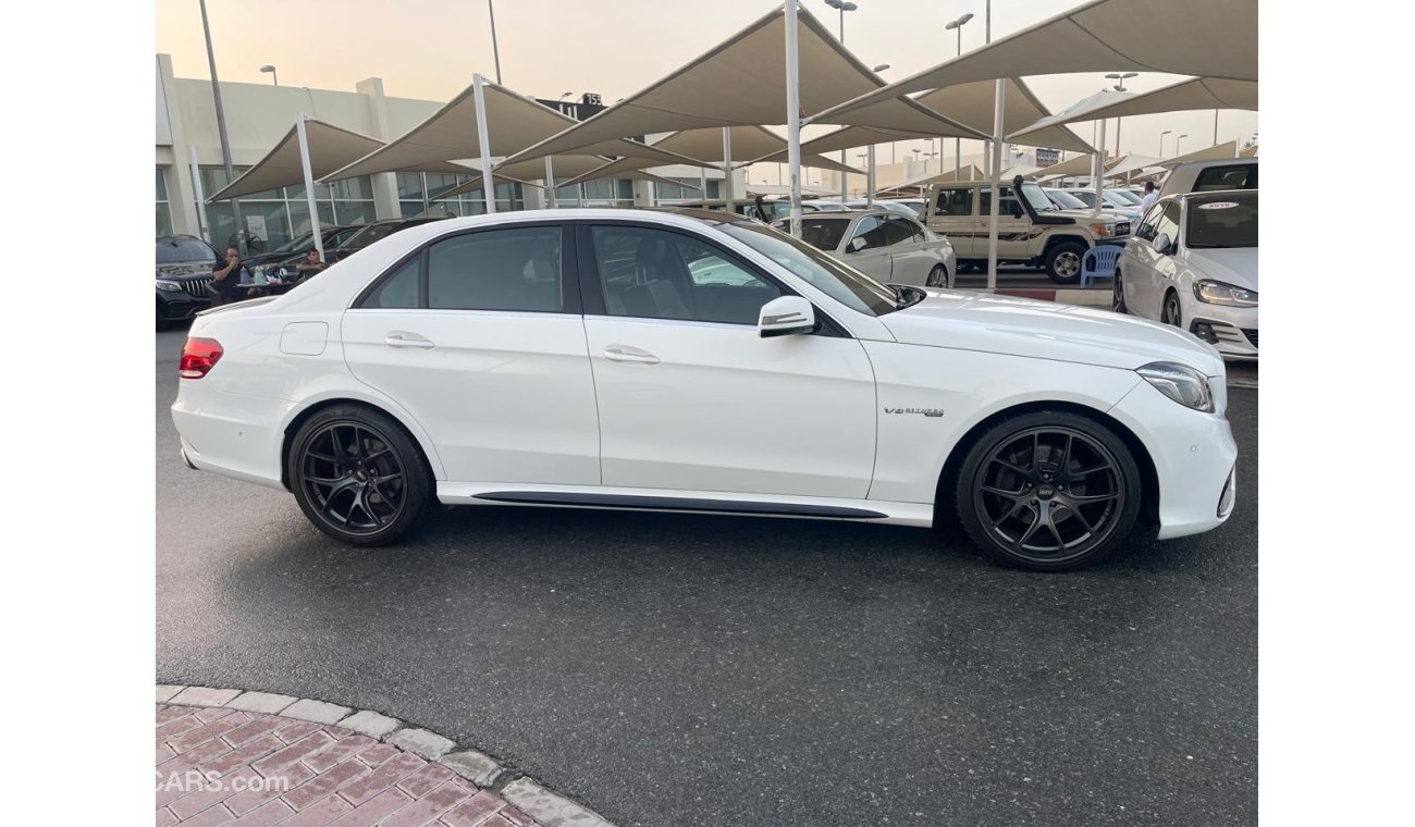 Mercedes-Benz E300 Avantgarde Mercedes E300 2015 KIT 63 _GCC_2015_Excellent Condition _Full option