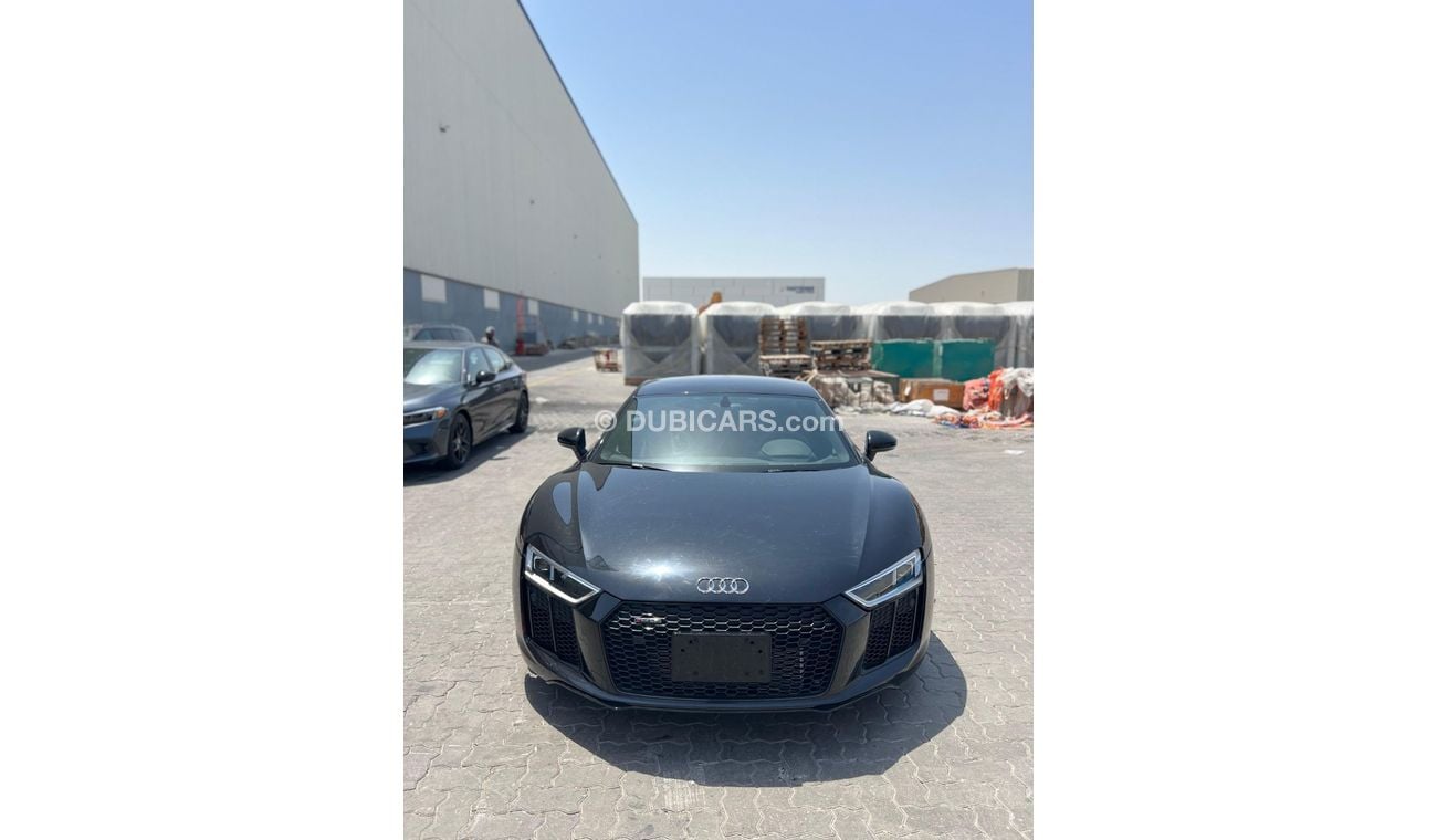 أودي R8 Canadian specific