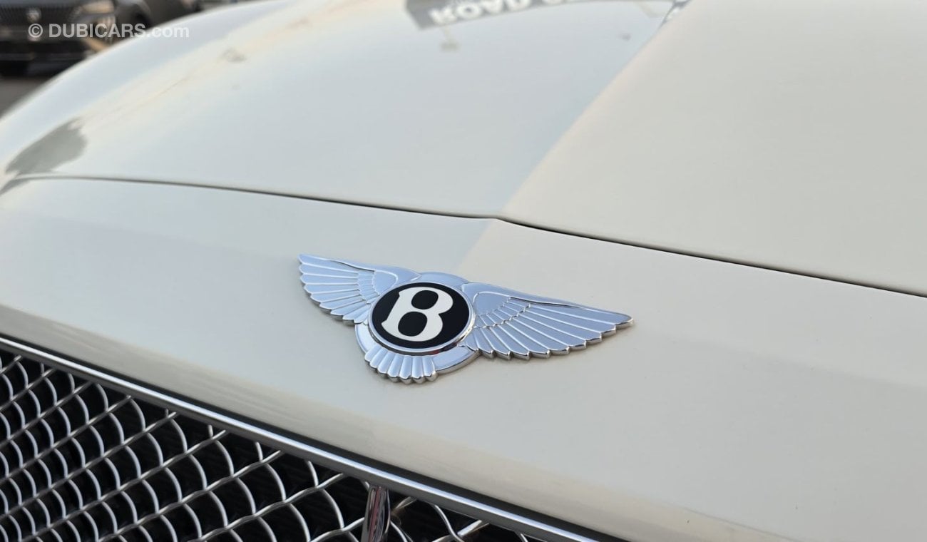 بنتلي كونتيننتال فلاينج سبر Bentley Flying Spur Speed special order handmade. In new condition, 2014 model, imported from Japan