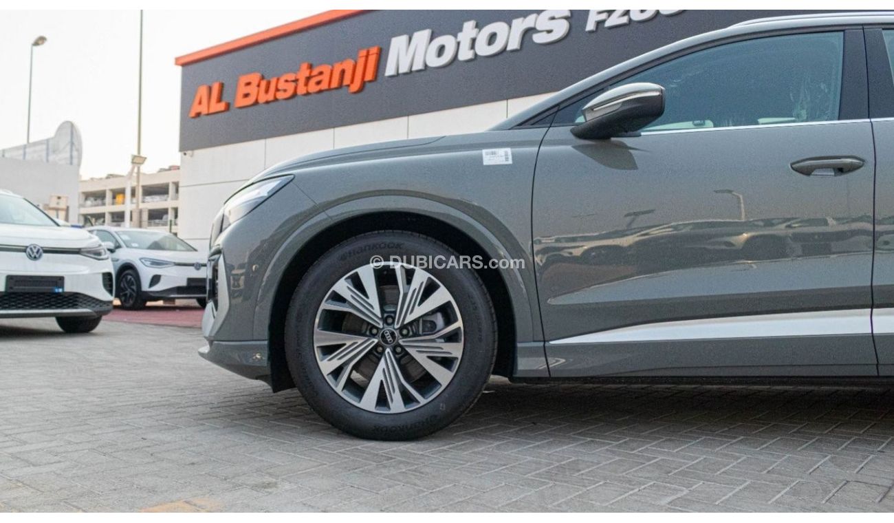 Audi Q4 Audi Q4 e-tron grey