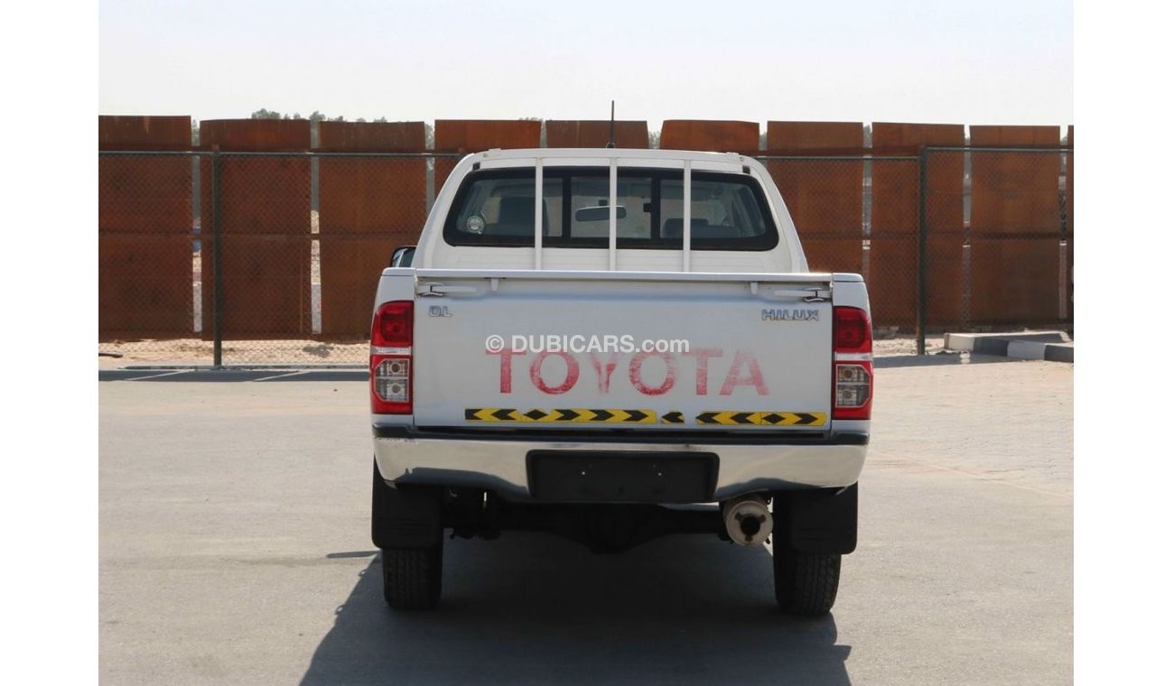 تويوتا هيلوكس 2015 | HILUX 4X4 DIESEL - DOUBLE CABIN PICKUP WITH GCC SPECS AND EXCELLENT CONDITION