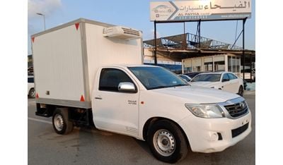 Toyota Hilux Toyota Hilux V4 2.7L(Meat fridge) Model 2014